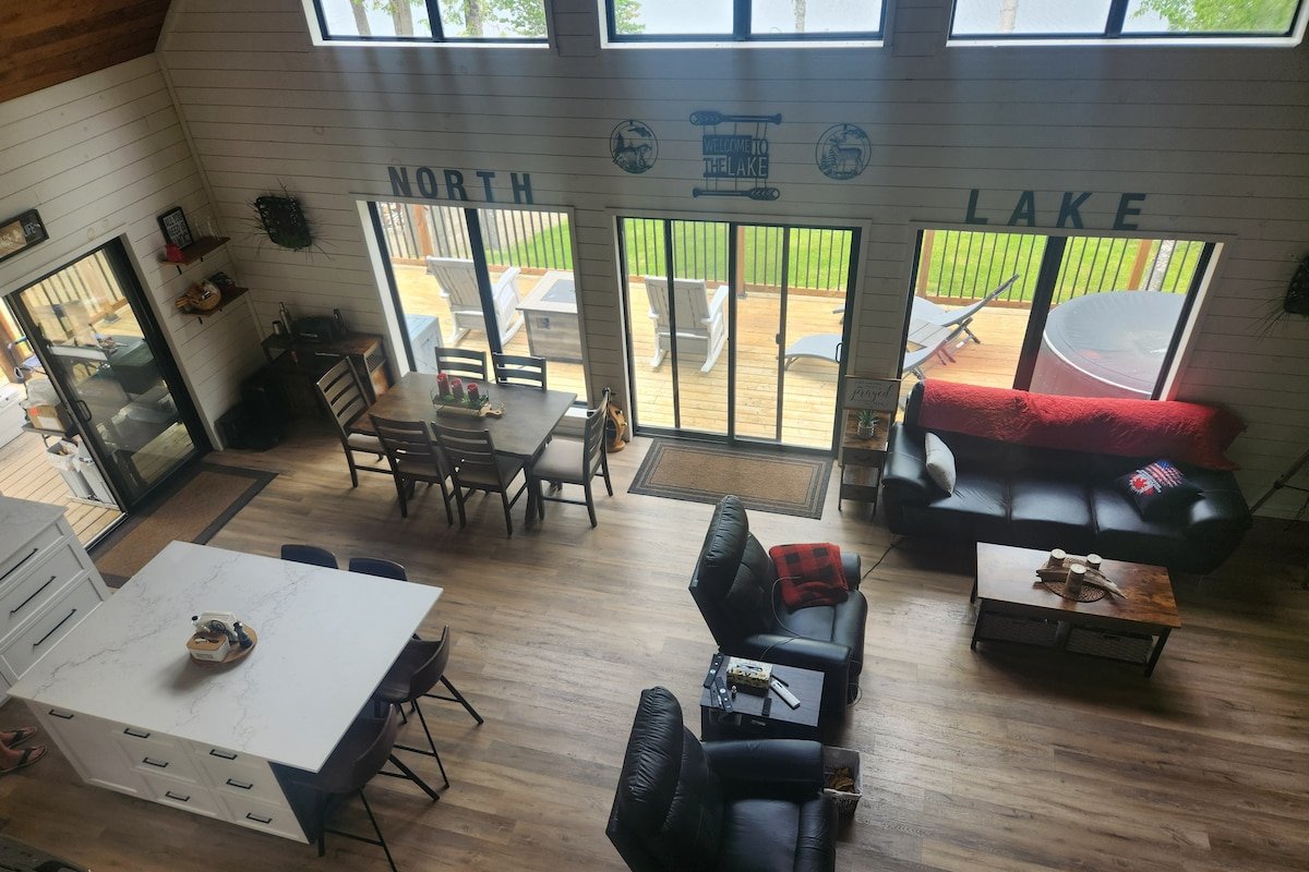 Cottage on North Lake gallery image 3