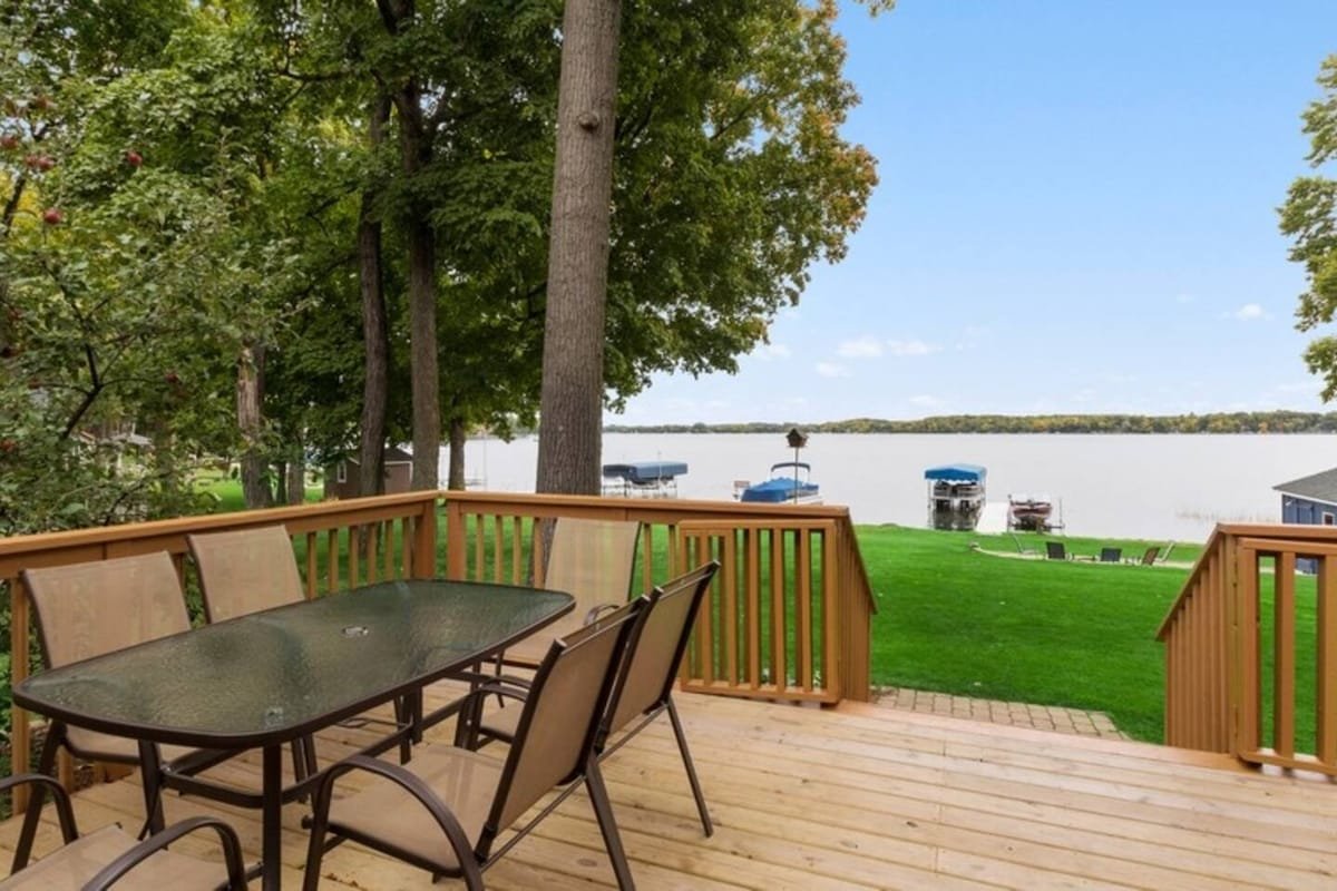 Cozy Clean Cabin on Sugar – Pontoon/Jet Ski Rental gallery image 5