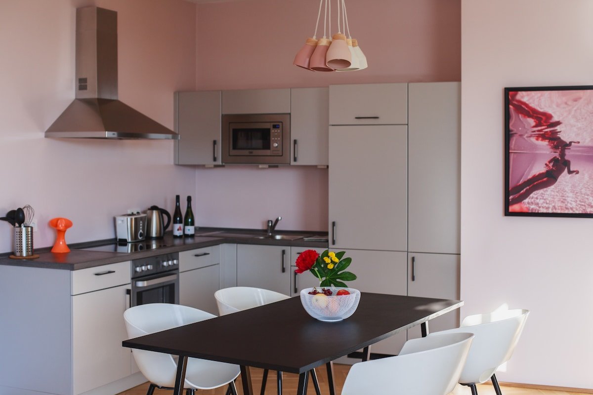 Two-Br Penthouse w/ 100m² Rooftop & view on Berli, gallery image 2