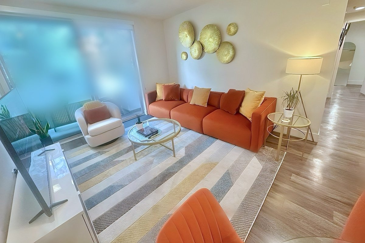 👑 2 KING BED SUITE 🌊 WALK to BEACH,PIER, PROMENADE gallery image 3