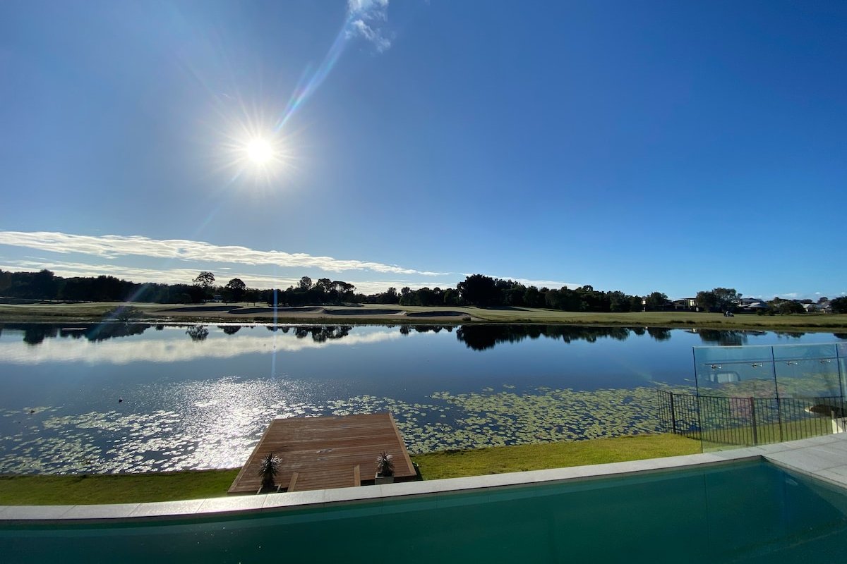 Lakefront Luxury: Golf & Beaches gallery image 5