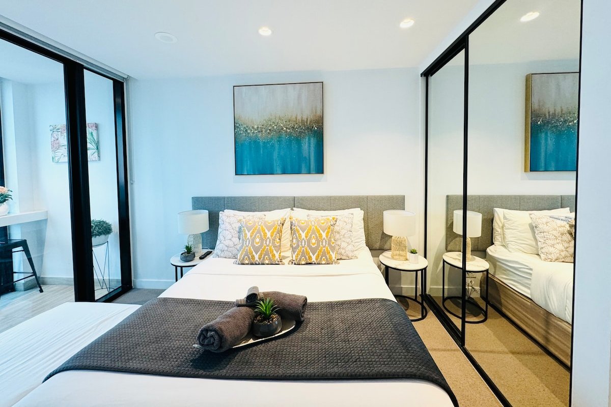 HighestBuildingCBD#TopFloor#SkyView@Lvl75#FreePark gallery image 2