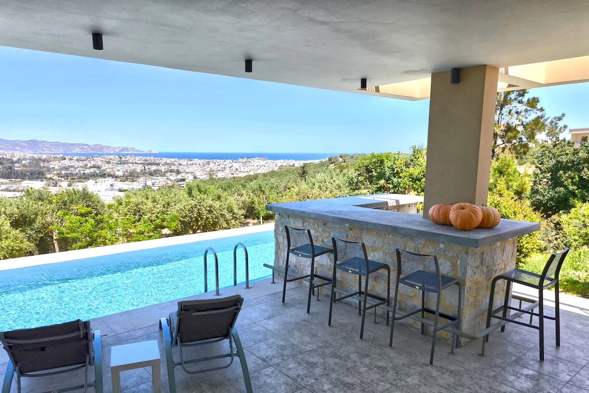 Villa Mirtylla luxury retreat w Pool, BBQ and Gym gallery image 4