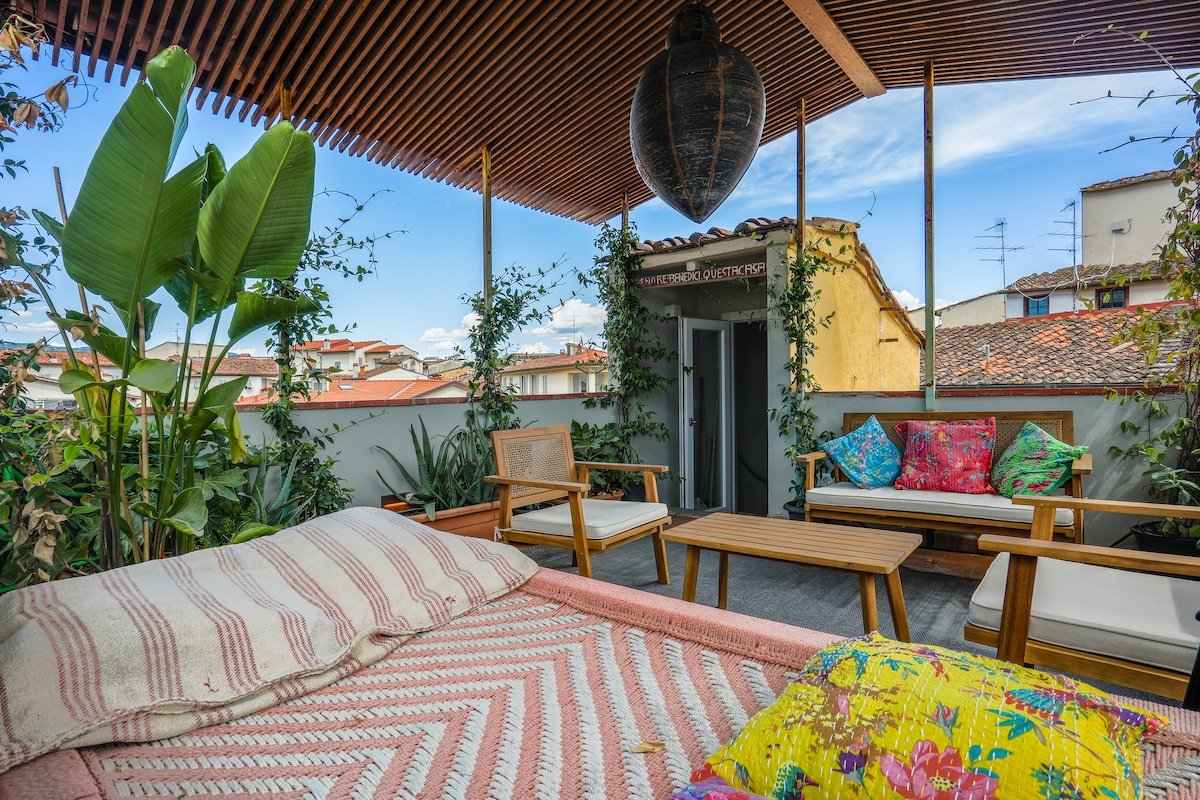 Green Rooftop Terrace Florence Historical Center gallery image 4