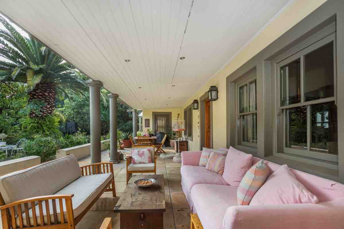 Country style home in Hout Bay with large garden