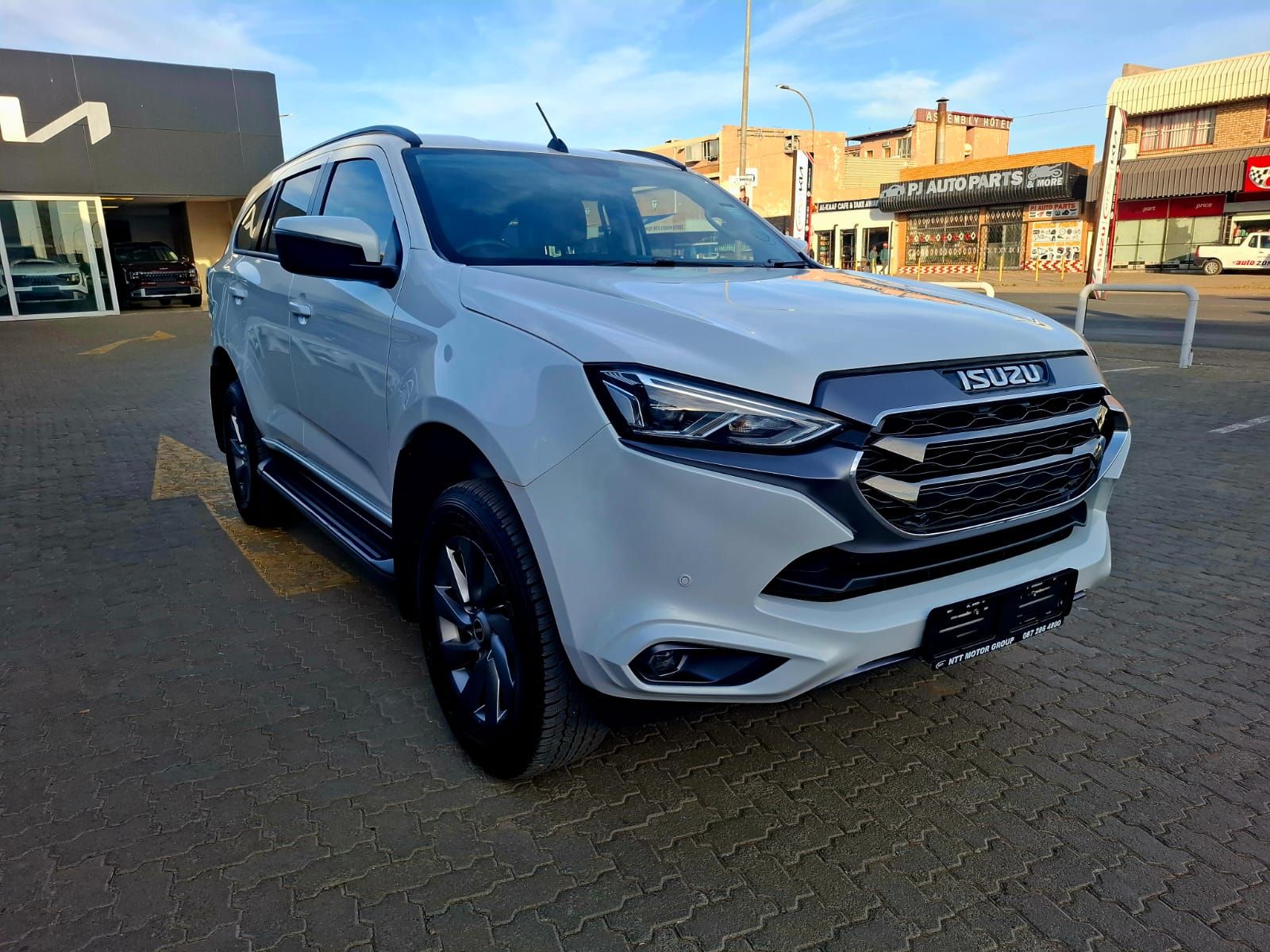 ISUZU MU-X 1.9D LS  for Sale in South Africa