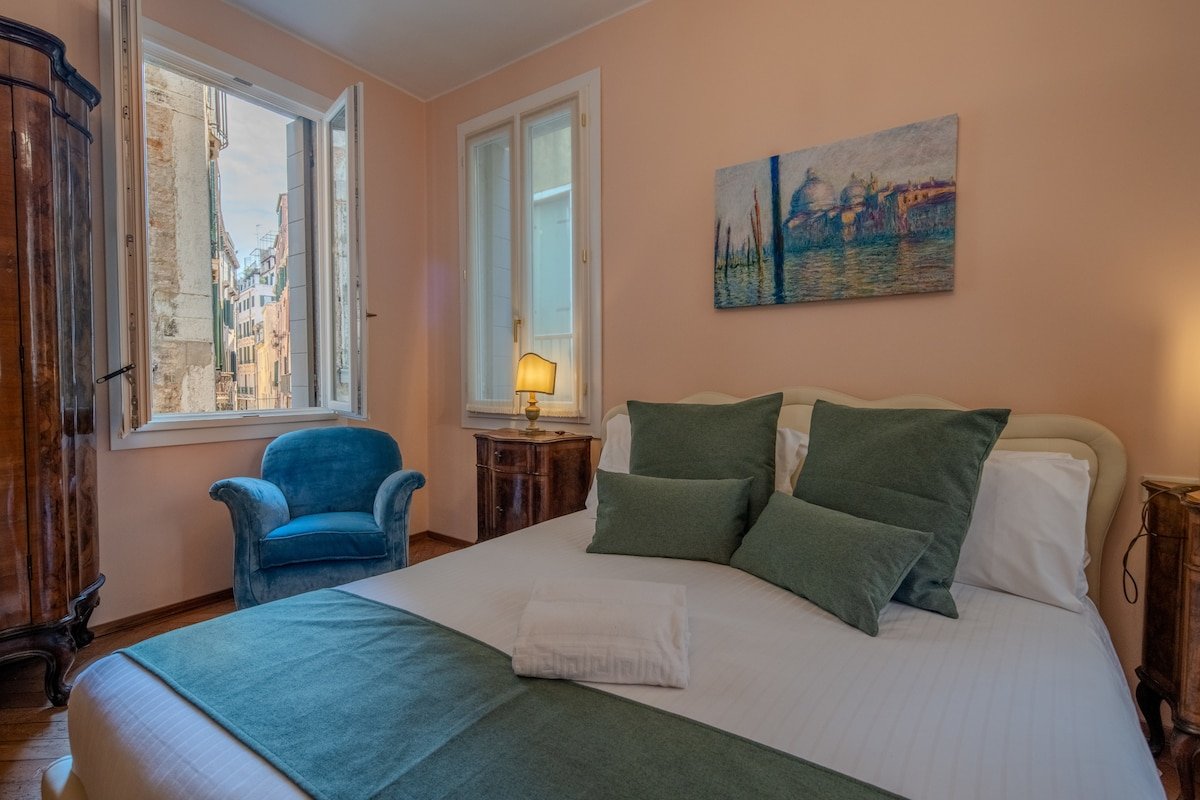 Ve.N.I.Ce. Cera Ai Leoncini gallery image 3