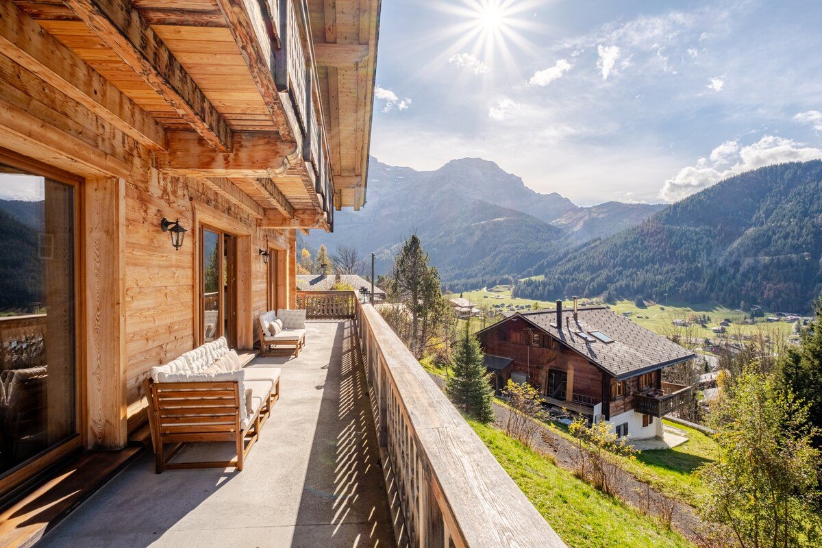 Modern 4BR Chalet | Glacier Views + Hiking gallery image 3