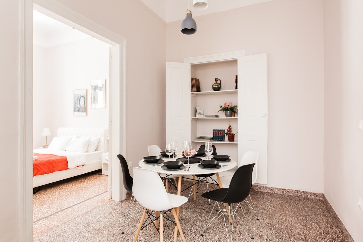 Unique 2floorΗouse& PVt Terrace& Jacuzzi gallery image 3