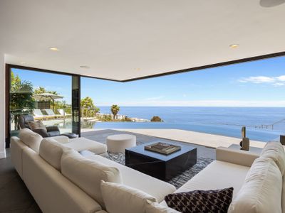 Malibu Oceana Bleu by Stay Awhile Villas