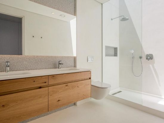 Photo 4 of 8 Fiskaal Villa accommodation in Camps Bay, Cape Town with 6 bedrooms and 6 bathrooms