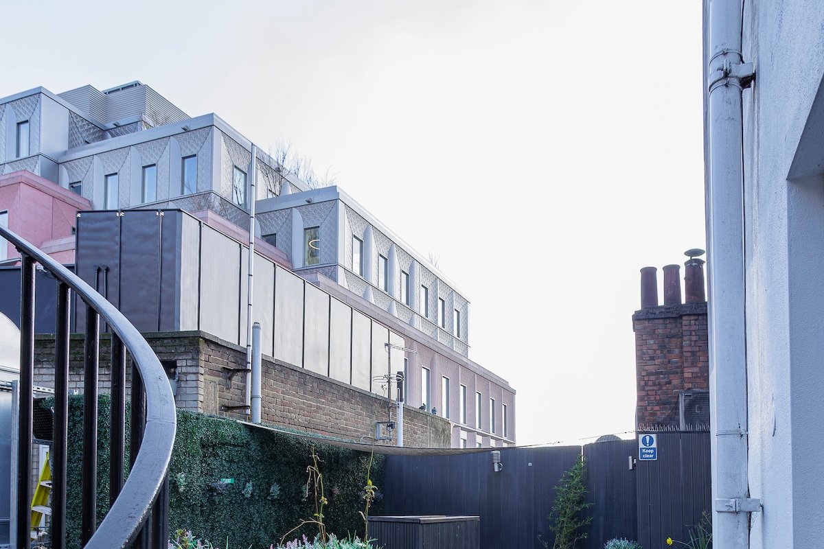 Stylish Soho Penthouse, large roof terrace gallery image 5