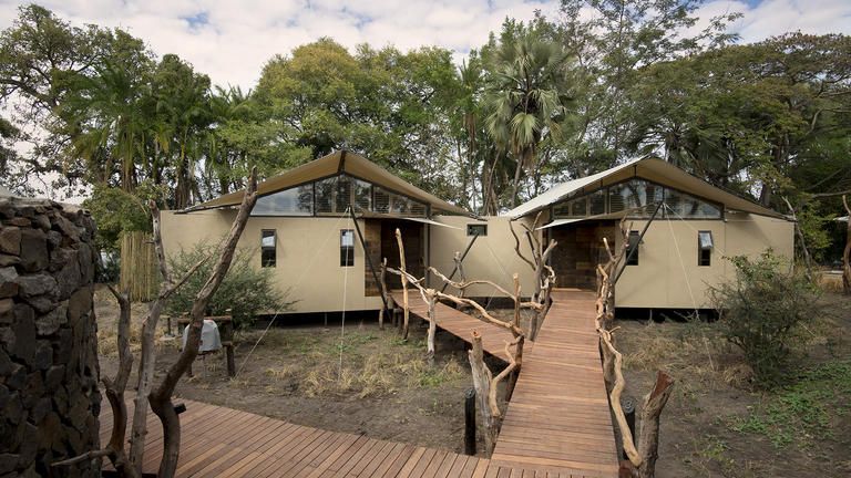 African Bush Camps Thorntree River Lodge Luxury Family Unit