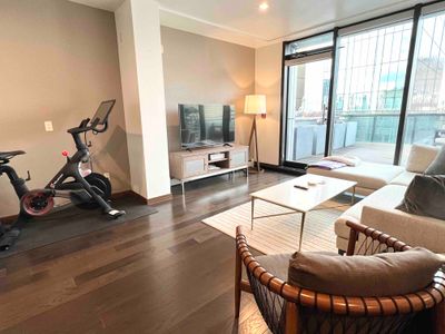 Luxury Penthouse! 2 Bed / 2 Bath + Private Balcony