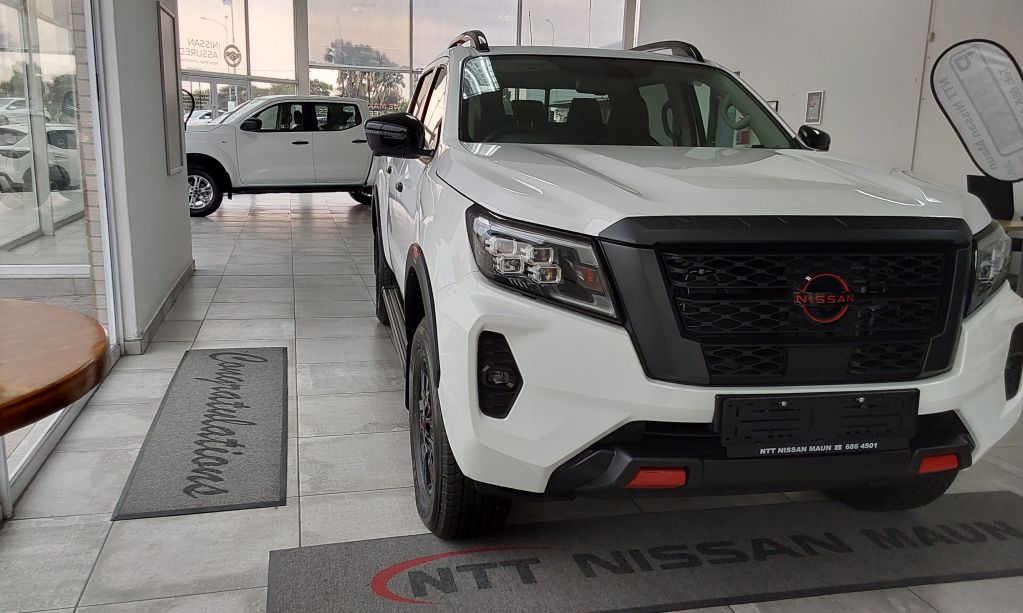 NISSAN NAVARA 2.5DDTI PRO-4X 4X4 A T D C P U for Sale in South Africa