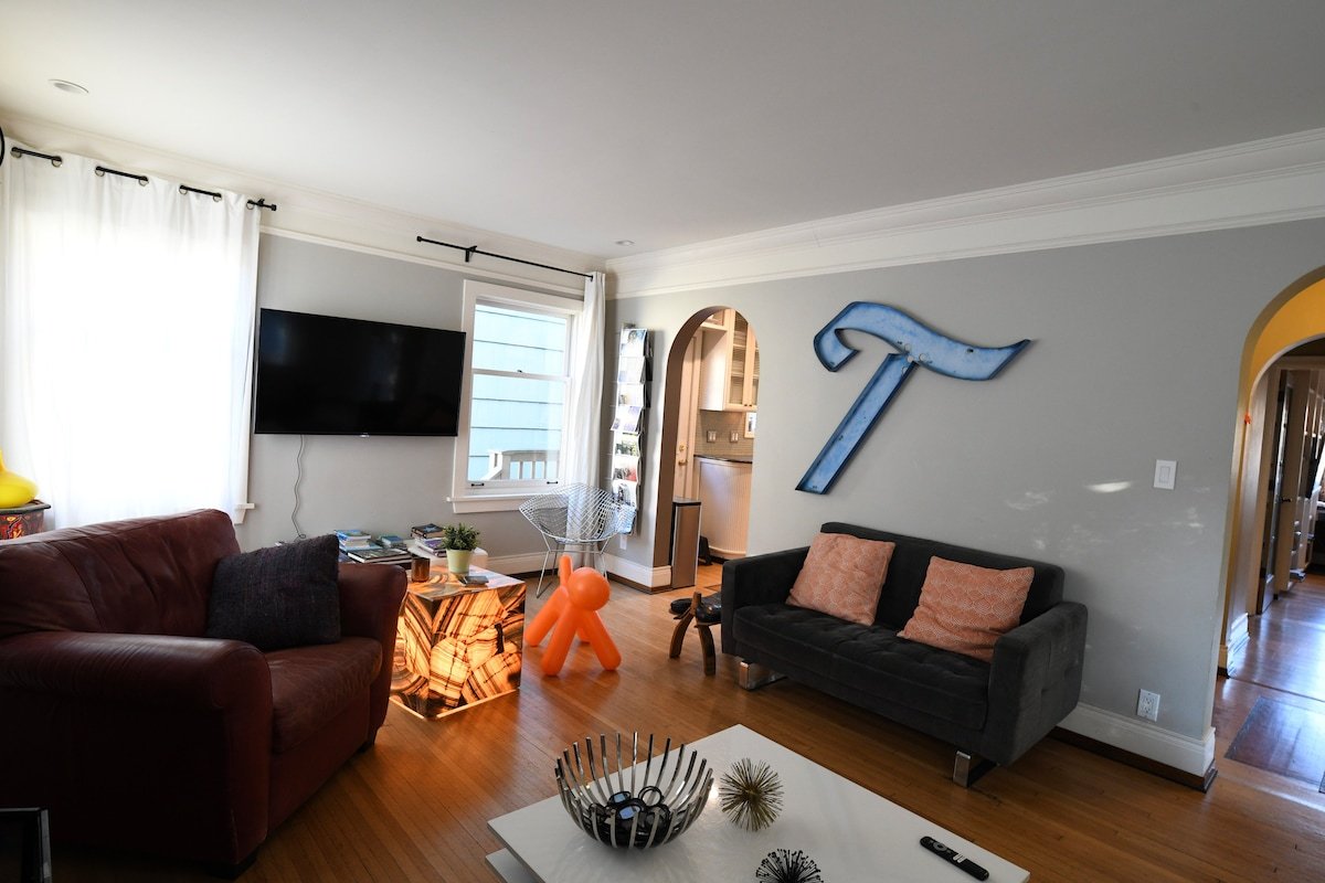 Charming Home with Off Street Parking gallery image 2