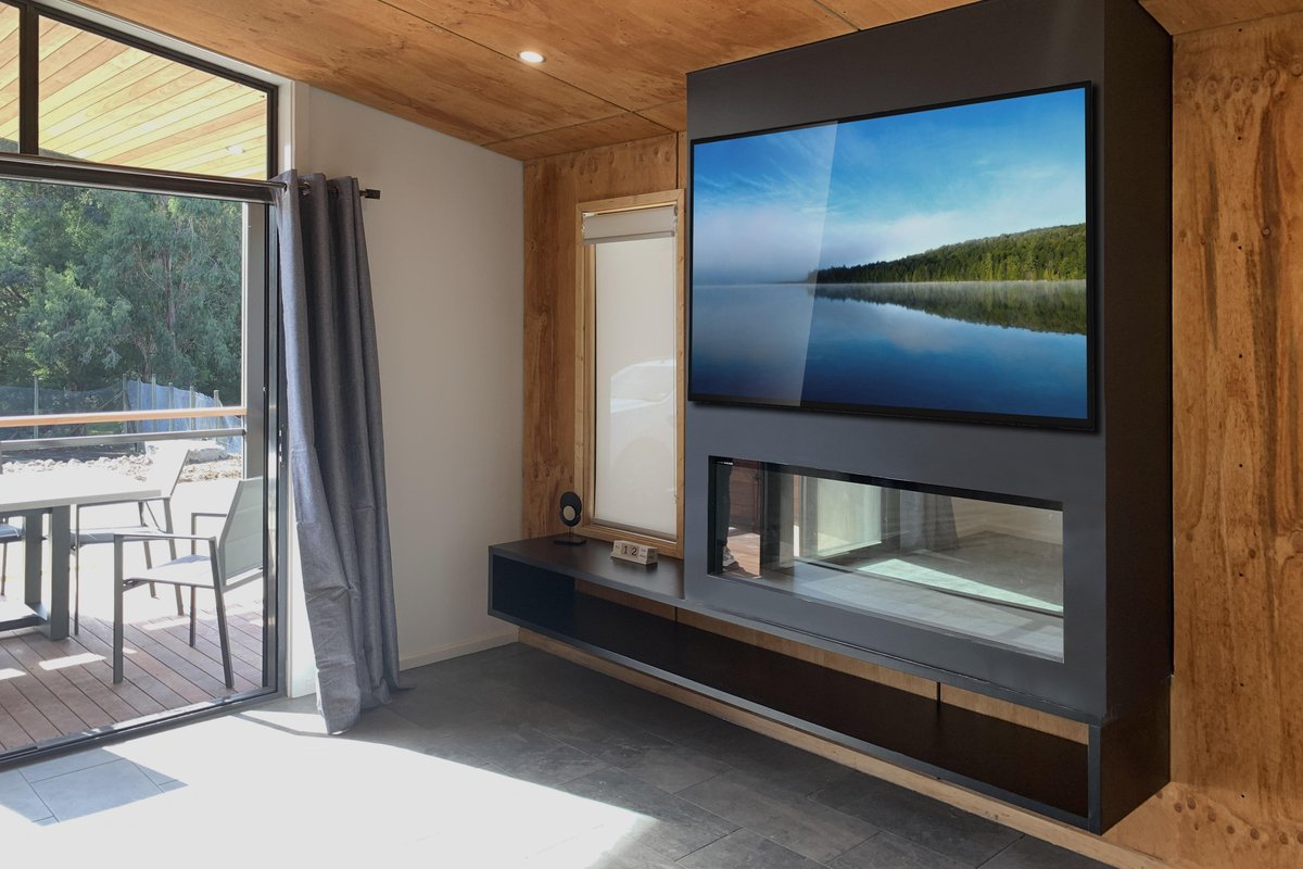 Superior Family Cabin (Sleeps 6)