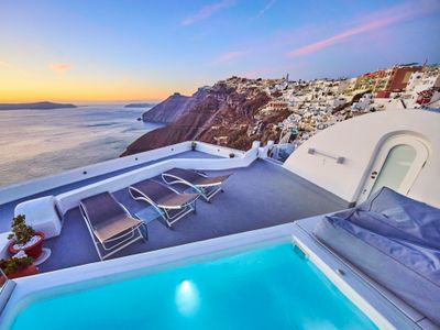 Three bedroom Villa with two Caldera View Jacuzzi