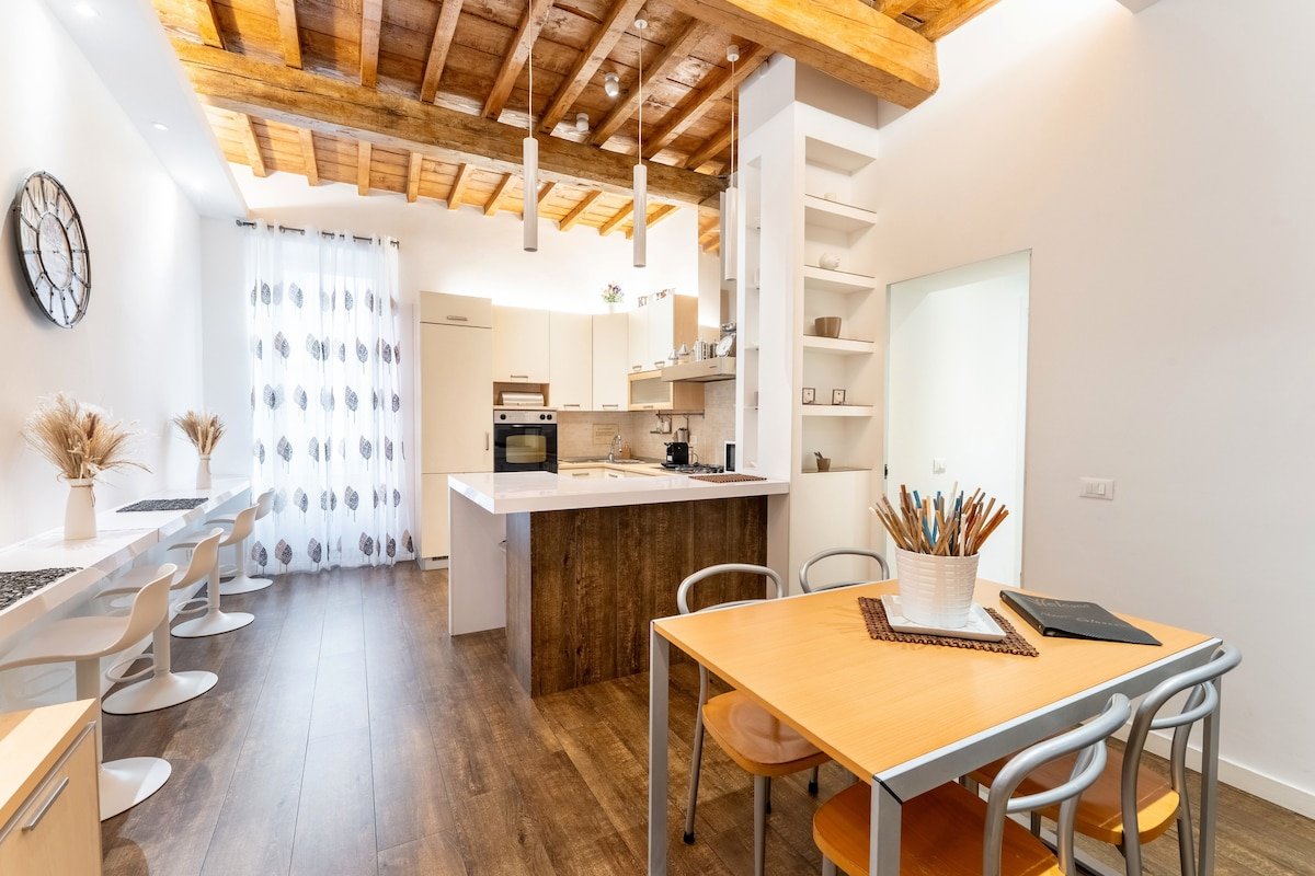 About Colosseum in the Heart of Rome – Free Wi-Fi gallery image 4