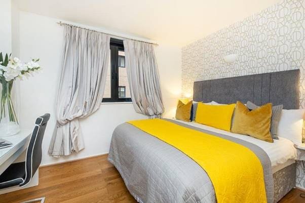 Spacious 2 bedroom 2 bathroom in South Kensington. gallery image 4