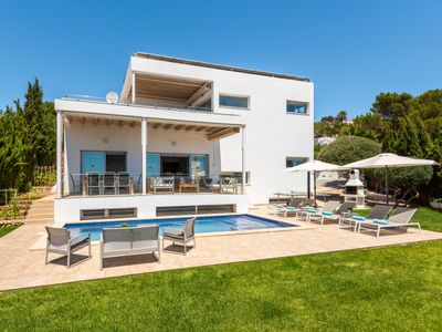 Orquidea, deluxe villa sea views jacuzzi & 2 pools