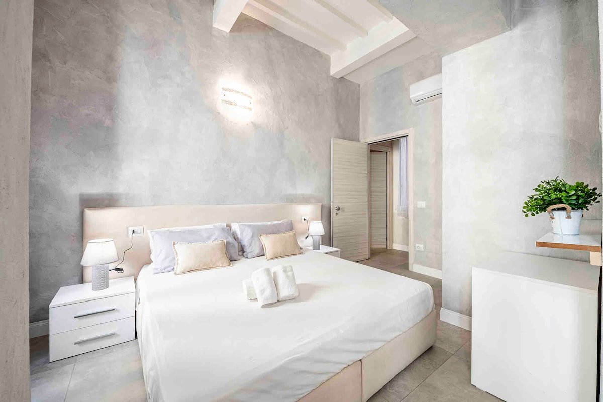 [5 Minuti – Duomo] Tripla Suite Luxury gallery image 3