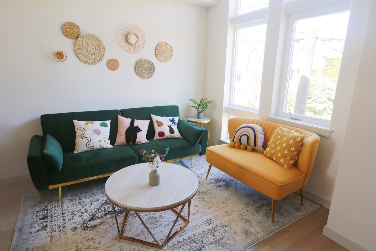 Walk to the zoo! Gorgeous rooftop view w/ parking gallery image 2