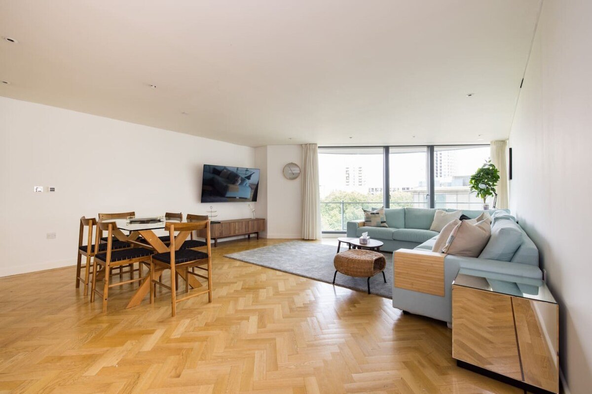 Spacious, Spotless 3-Bed Apt by Paddington Station gallery image 4