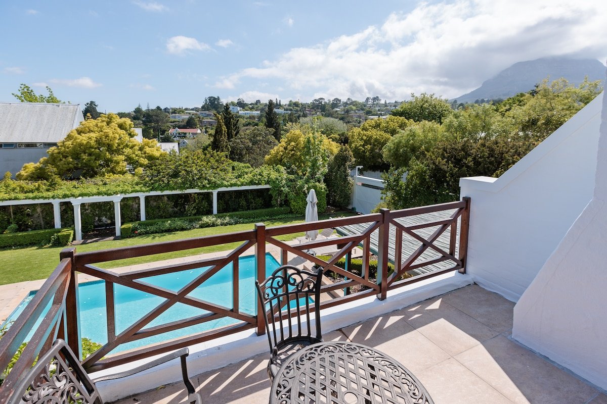 Die Rietdak: Thatched house Cape Town – 4 bedrooms gallery image 5