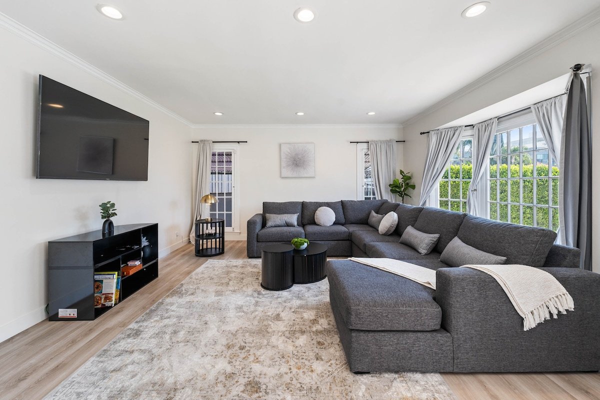 Perfect Entire Home /Heated Pool gallery image 2