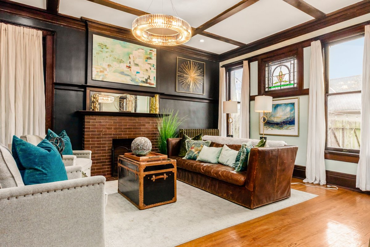 Large Private Yard | Hot Tub | Chefs Kitchen!