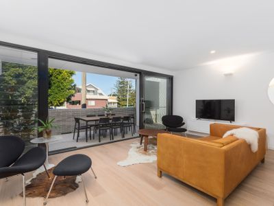 Two & Half Bedroom Boutique Apartment 13 First Ave