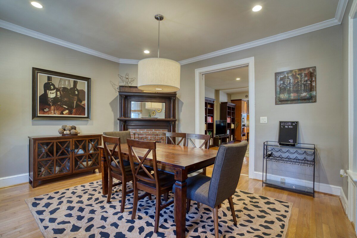 Your Capitol Hill Homestead gallery image 4