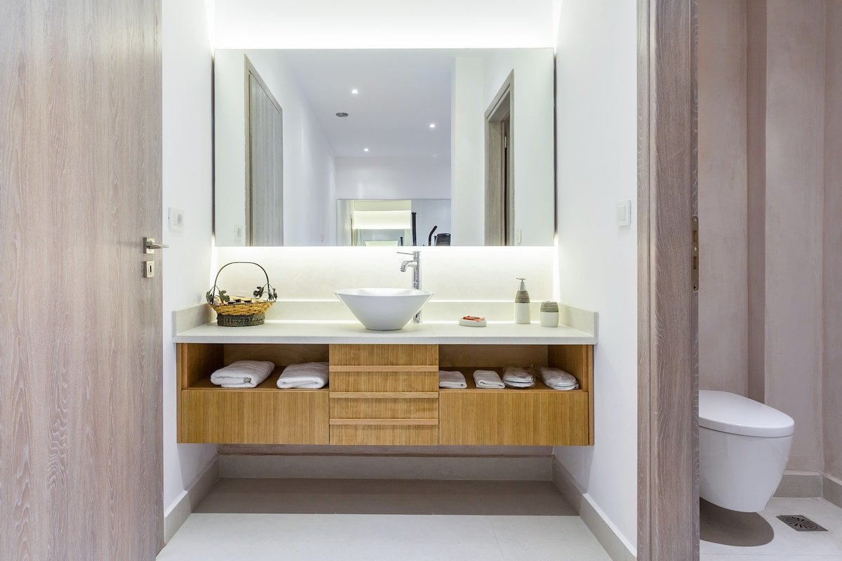 Stylish Villa w/Private Pool, 150m from the Beach gallery image 4