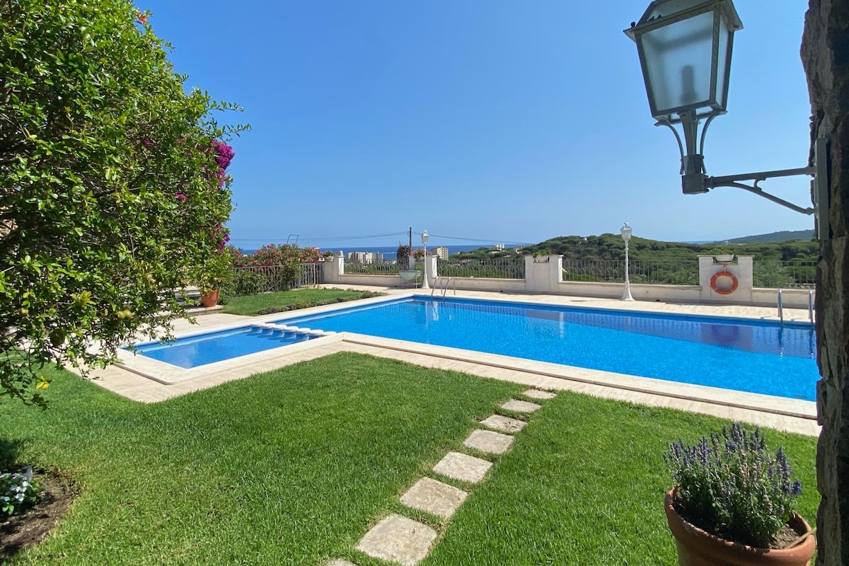 Villa la Buganvilla, vistas al mar y piscina gallery image 4