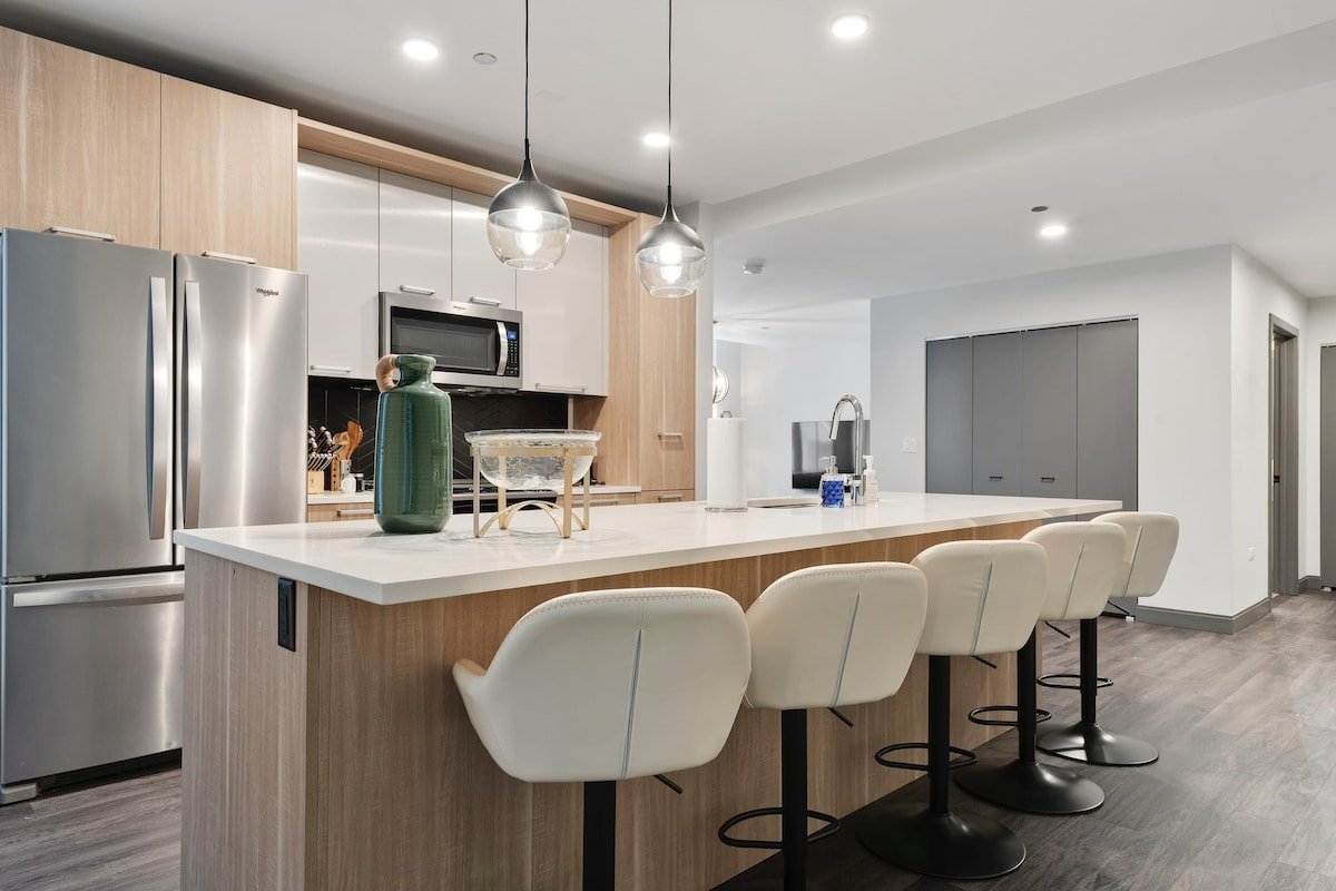 Luxury 2BR near Millennium Park + 5-Star Reviews gallery image 3