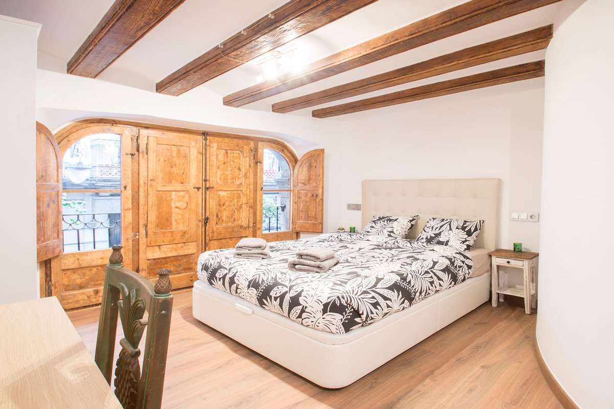 Homely central apt, 4BR, AC, Wi-Fi, Gothic