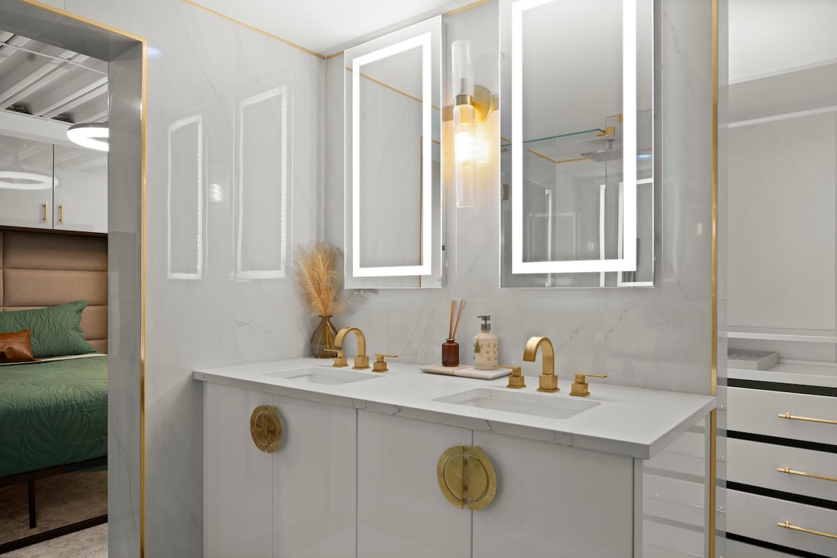 Downtown Tampa – The Luxe Loft in Channelside gallery image 4