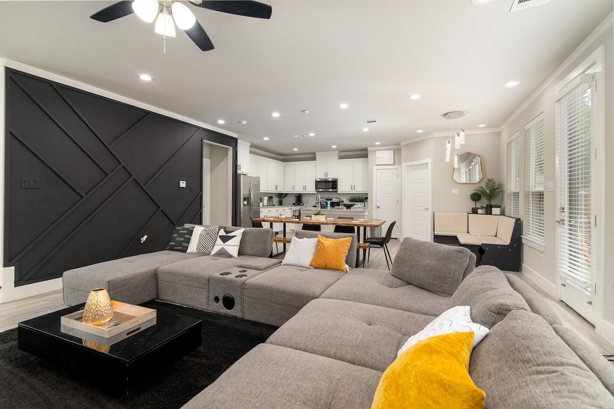 Dallas Luxury 4BR New Build Great For Large Groups gallery image 4