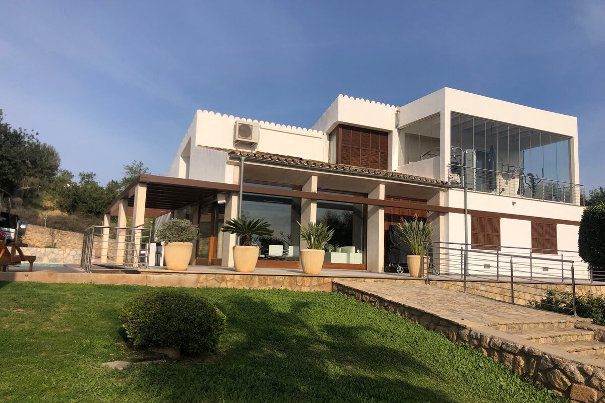 NICE VILLA IN ESTABLIMENTS gallery image 2