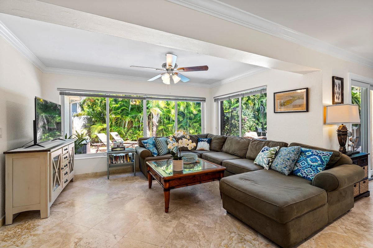 Paradise Cove – Pool Retreat Near Beach gallery image 4