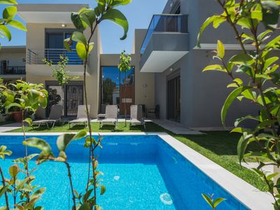 Park-view Lux Pool Villa, steps to the Beach