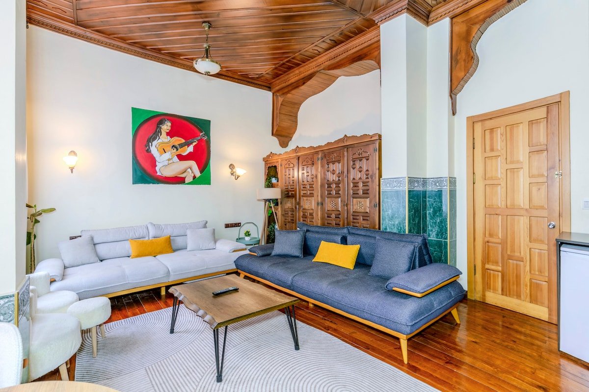 Central, Ottoman House,5BR,5Bath,5AC Triplex@Large gallery image 4