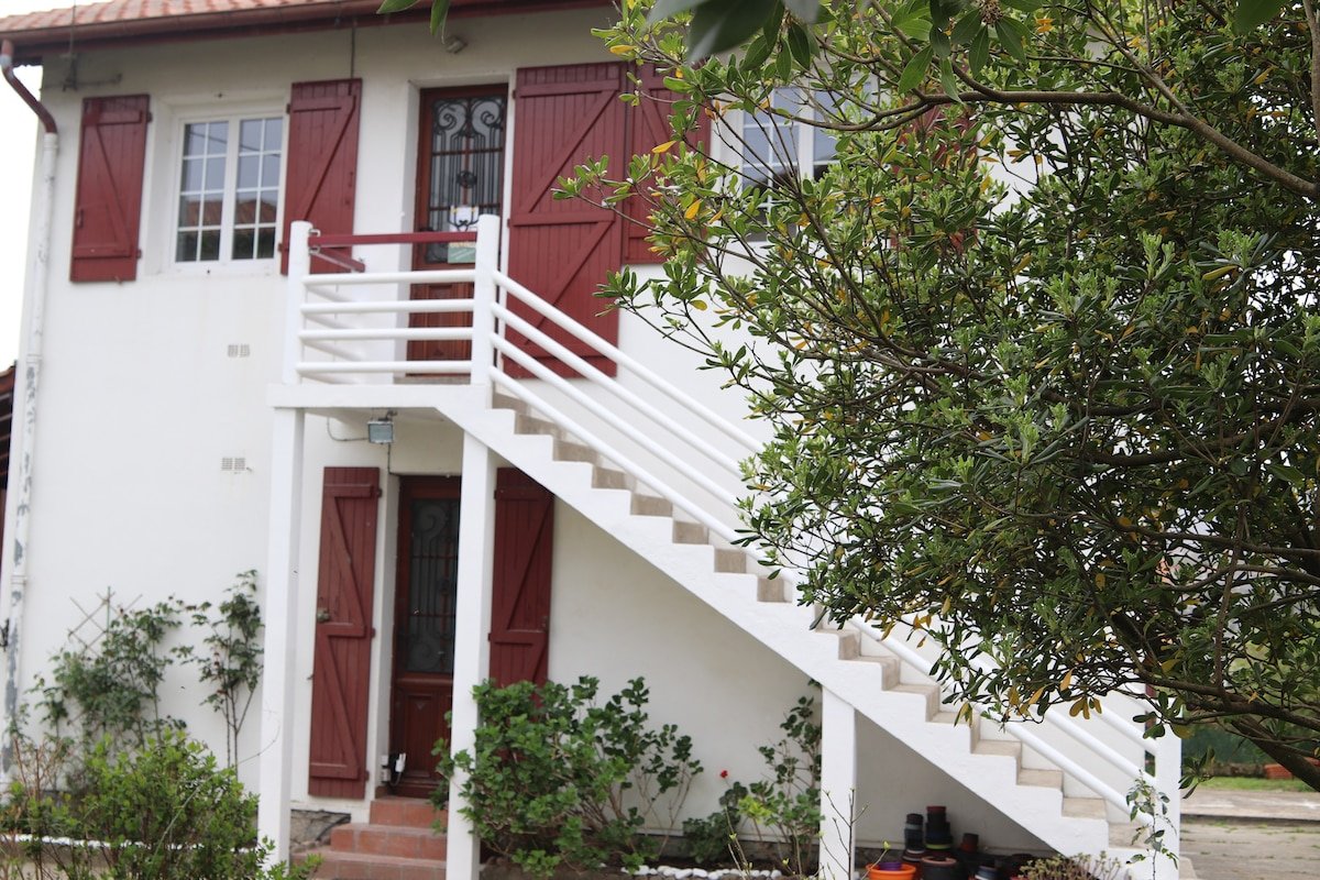 Chez Antonina, Maison 10 min de la gare d’Hendaye gallery image 3