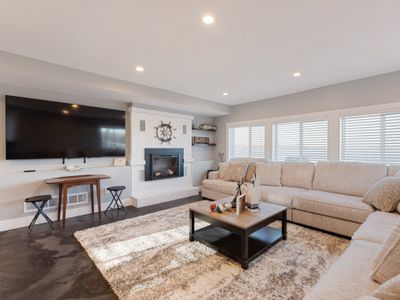 # Lake Home for all occasions