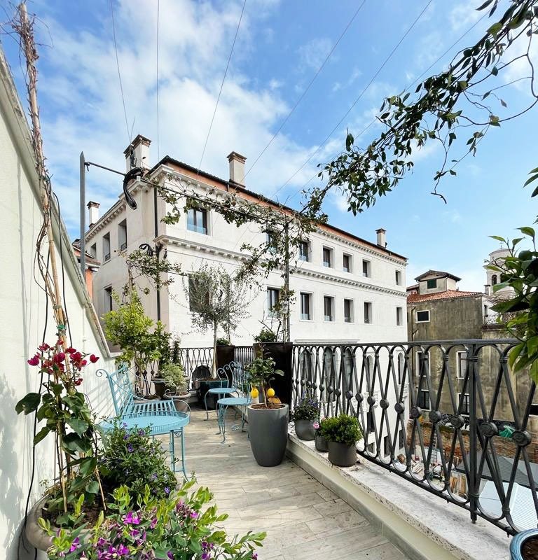 Cà Cornelia – a rooftop terrace with dazzling view gallery image 2