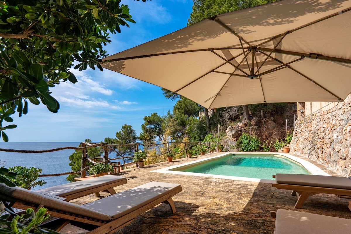 Es Racó d’Alconàsser. Unique, overlooking the sea gallery image 2