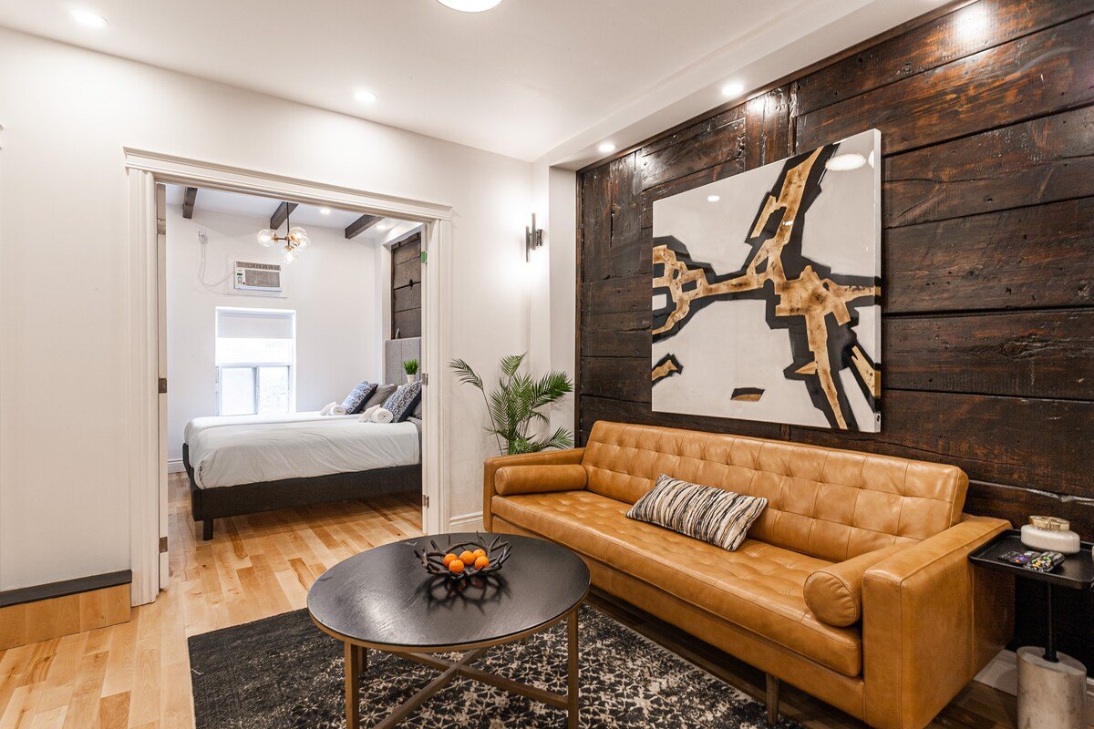 House on the MAIN – Two Huge Patios on St Laurent. gallery image 4