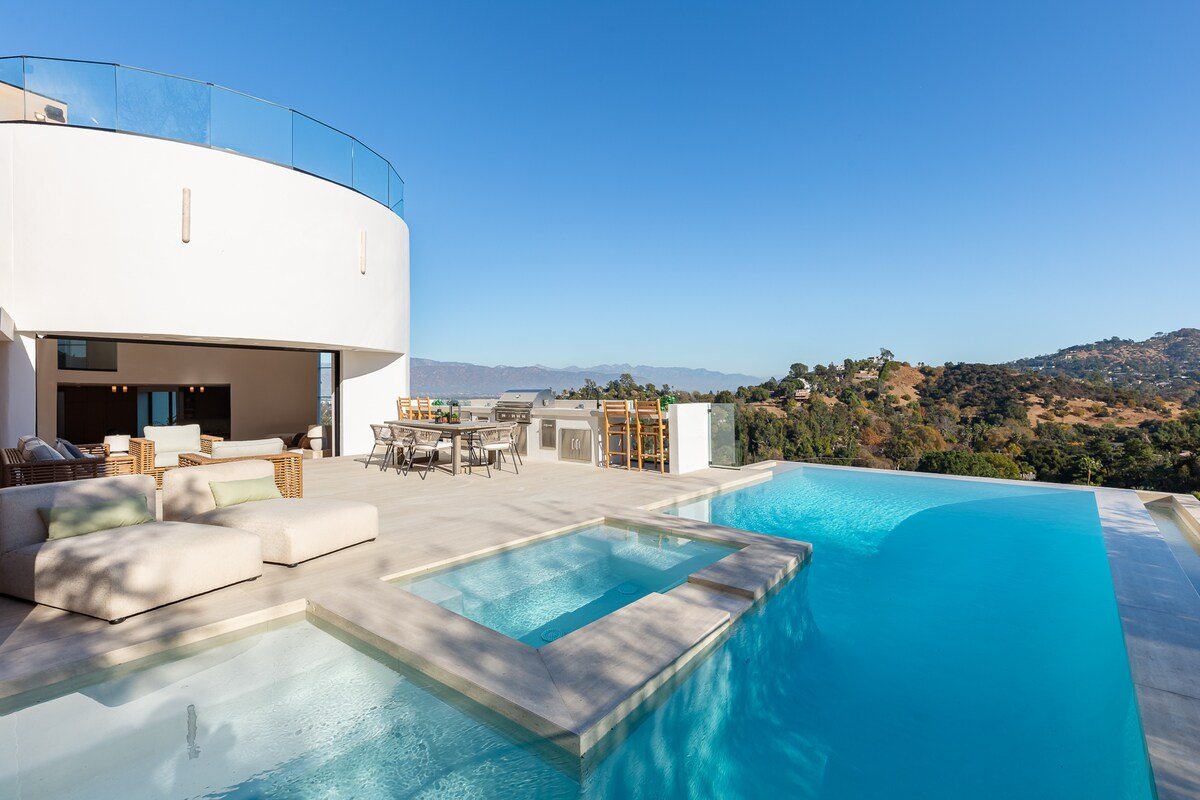 Stylish Studio City Oasis w/ Scenic Pool & Views gallery image 3