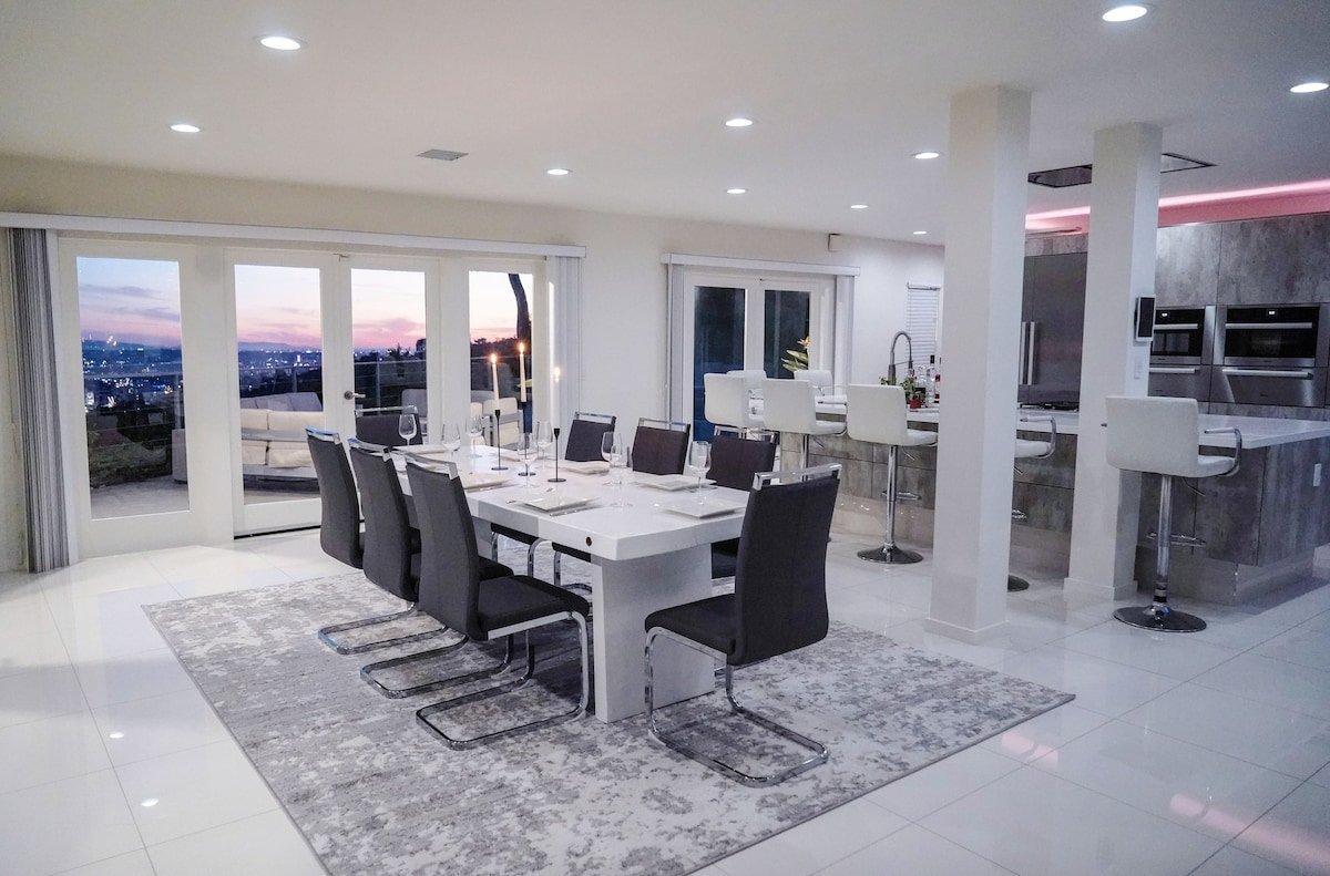 Stunning Views | Heated Pool | Modern Lux 4 Bed gallery image 4